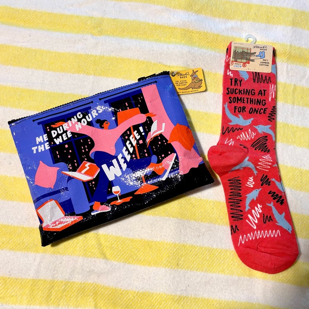 Set of 1 pair socks plus zipper bag, NWT, Blue Q
